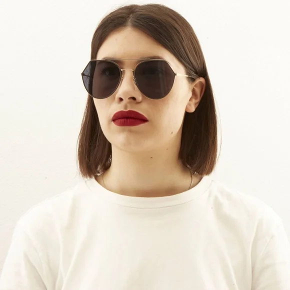 ? Original - Fendi Black with Rose Gold Metal Frame display picture 3